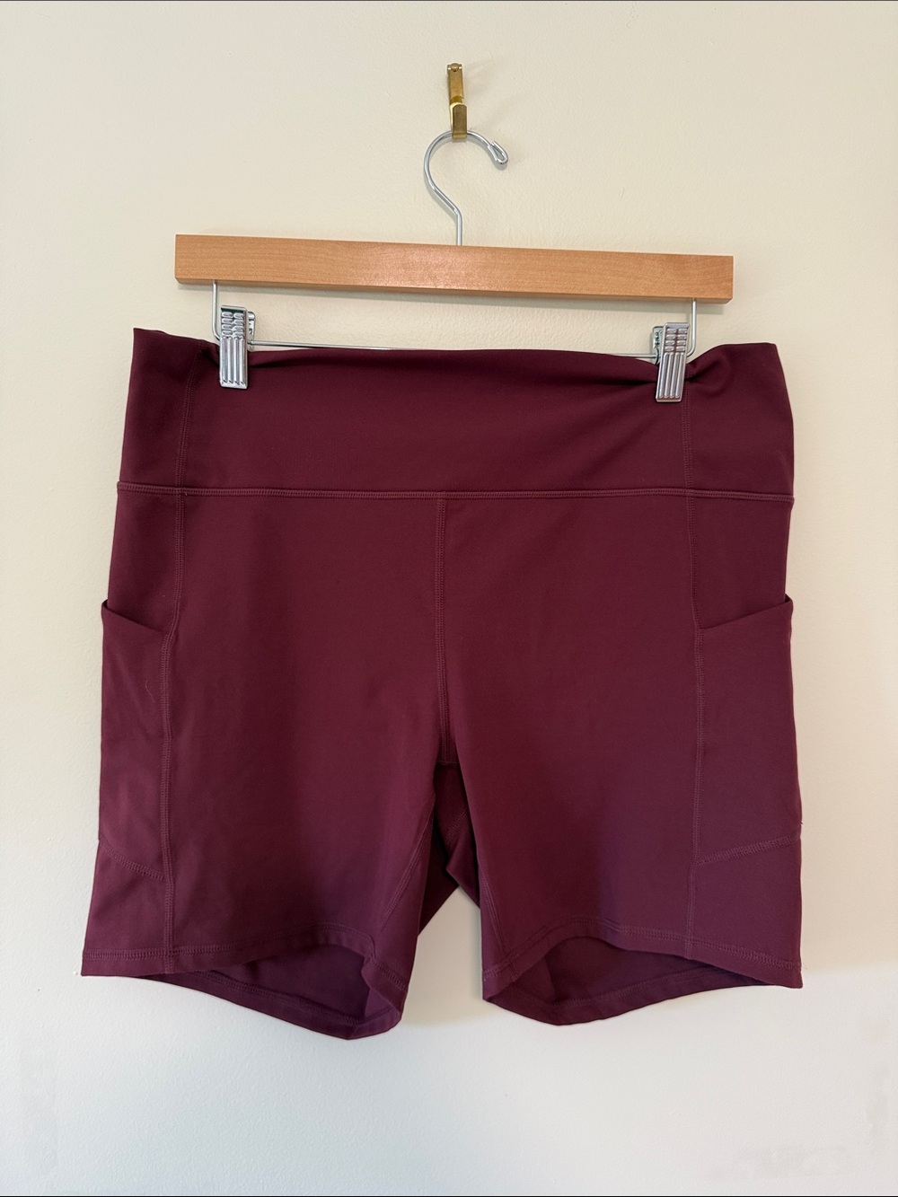 Yitty High-Waist Wine Burgundy Active Shorts with Side Pockets